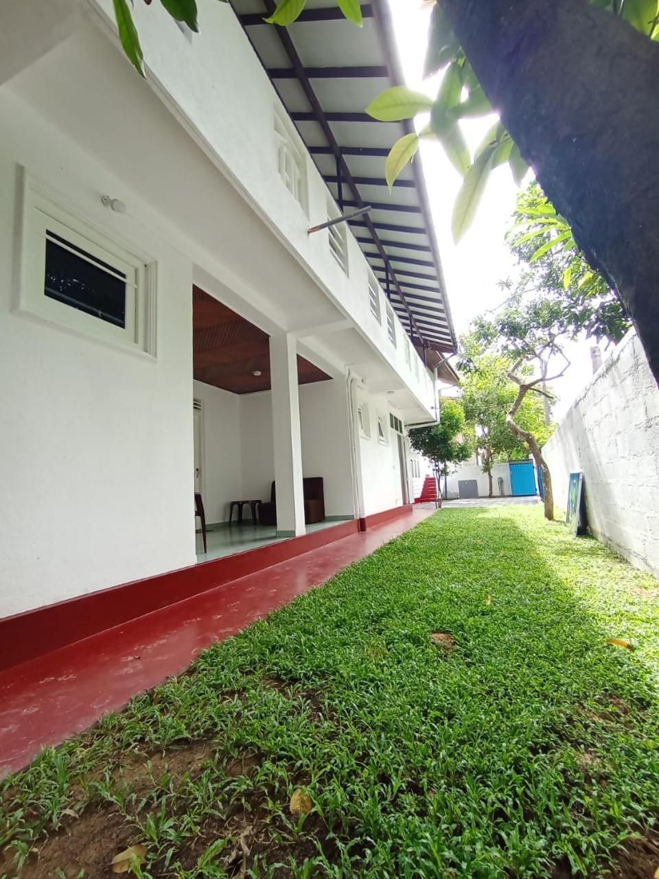 Sihara Rooms & Hostel Matara Exterior photo